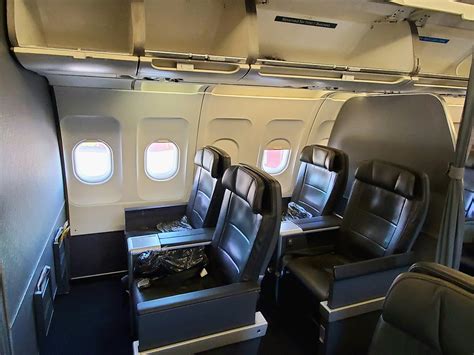 American Airlines A319 First Class Review