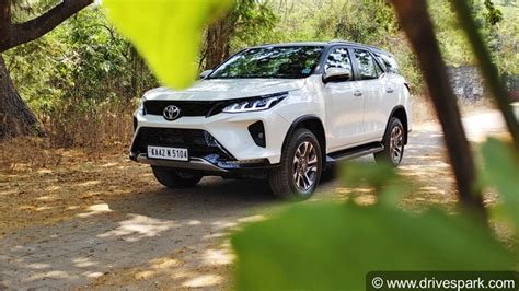 Toyota Fortuner Legender Images [HD]: Toyota Fortuner Legender Interior & Exterior Photo Gallery ...