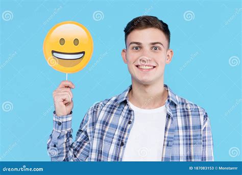 A Cartoon Emoji Icon Emoticon Looking Very Happy With - vrogue.co
