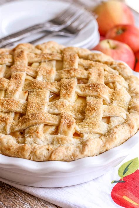 BEST Homemade Apple Pie - Step by Step (+VIDEO) | Lil' Luna