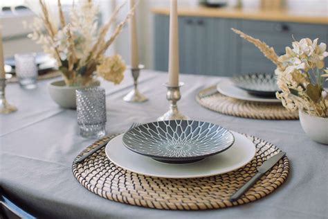 15 Dining Table Decor Ideas For Hosting Grand Dinner Parties