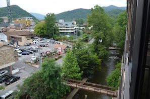 Edgewater Hotel - Gatlinburg, Gatlinburg: Hotel Reviews, Rooms & Prices ...