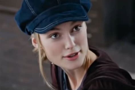 The real reason Keira Knightley wore a hat in Love Actually.