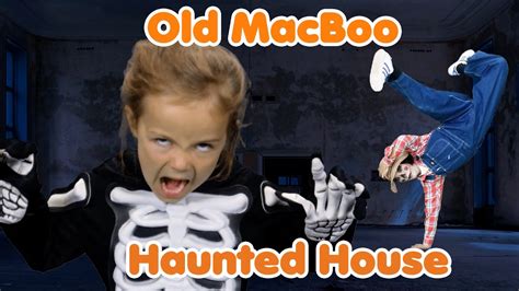 Old MacBoo Halloween Song (Old MacDonald Had a Farm) | Halloween Costumes for Kids - YouTube