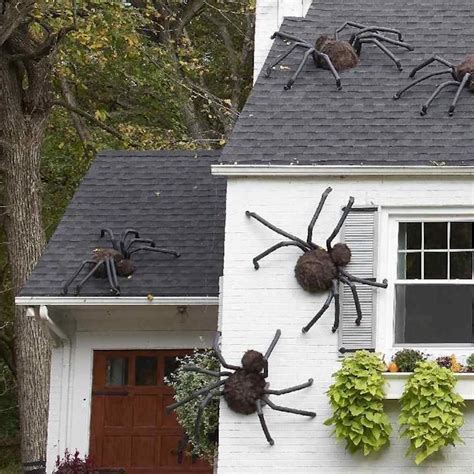 These Giant DIY Spiders Are The Halloween Decor You'll Be Seeing Everywhere [Video] [Video ...