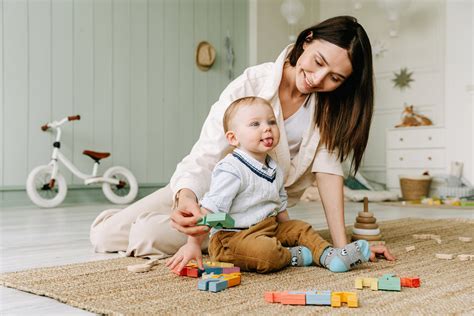 Mom and Baby Time: 7 Learning and Fun Activities with Your Baby ...