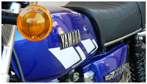 Dscn6919 Views - Yamaha Rx 100 Dark Blue Colour (#522648) - HD Wallpaper & Backgrounds Download