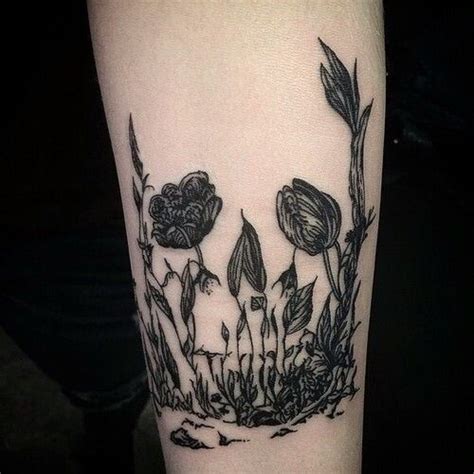 Black&white, skull made of flowers | Hipster tattoo, Body tattoos, Trendy tattoos