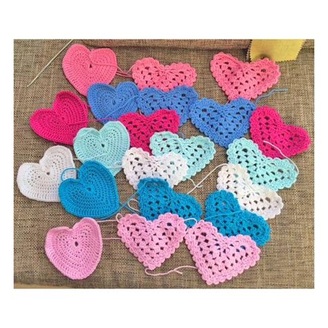 FREE PATTERN Crochet Heart Bunting Pattern | Hobbycraft