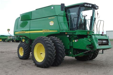 John Deere 9660 STS Combine Specs and Features