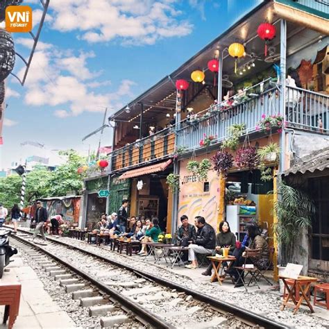 THE UNIQUE TRAIN STREET IN HANOI - Vnitourist.com