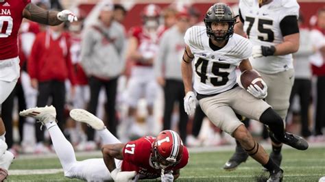 Purdue vs. Fresno State odds, spread, time: 2023 college football picks ...