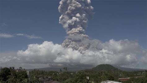 Philippine volcano spews lava, molten rocks as authorities warn of ...