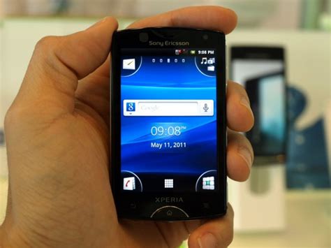 unlocked cell phones: Hands-on: Sony Ericsson XPERIA Mini and Mini Pro – Small phone, big punch