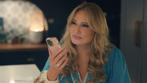 Discover Financial Services - Is Jennifer Coolidge a Robot? New Ad From Discover Highlights Live ...