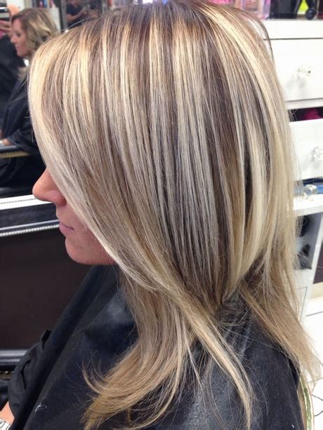 Highlights en lowlights blond haar