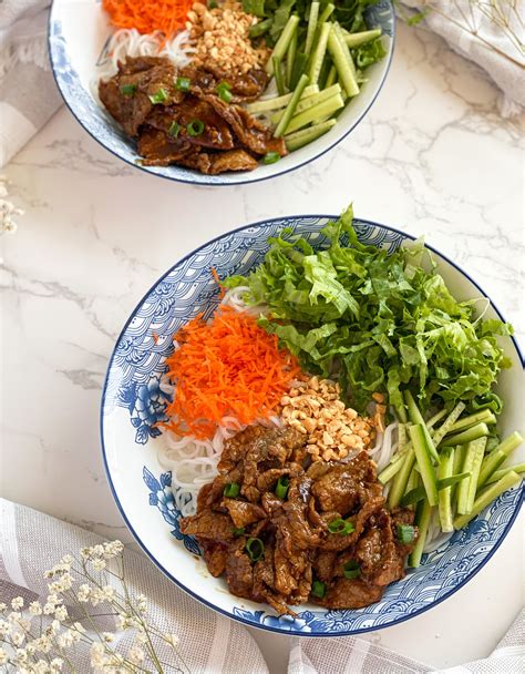 Quick Bún Bò Xào (Vietnamese Beef Vermicelli Bowl) - Ta-Daa! | Recipe in 2023 | Beef bowl recipe ...