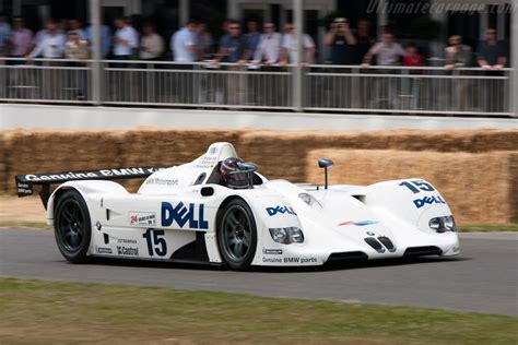 BMW V12 LMR High Resolution Image (3 of 12)