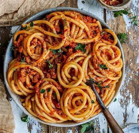 SPAGHETTI SOY MINCE BOLOGNESE @theveganbuzz https://buff.ly/2PK4xpU #foodfetishindia #vegetarian ...