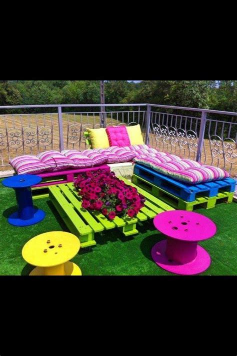 20+ Funky Garden Furniture Ideas – DECOOMO