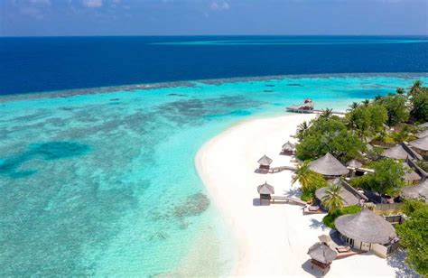 Top 11 Beaches in Maldives for Swimming, Surfing, Sunbathing