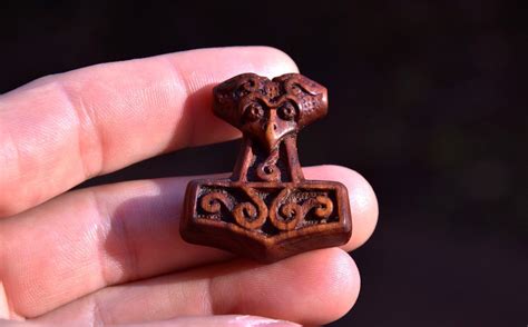 Mjolnir Pendant, Whittling Wood, Pagan Symbols, Wooden Pendant, Jewelry Techniques, Norse ...