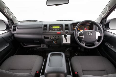 Toyota Hiace Photos and Specs. Photo: Toyota Hiace interior photo and 34 perfect photos of ...