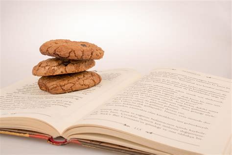 Chocolate chip cookie on a book 14842497 Stock Photo at Vecteezy