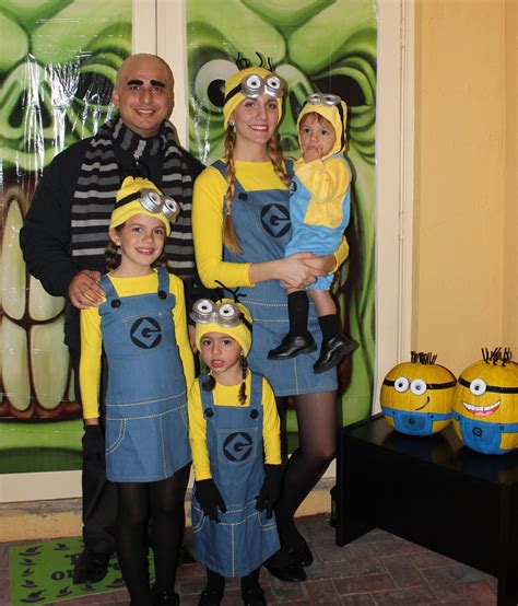 Minions and Gru Family Costumes | Family halloween costumes, Minion ...