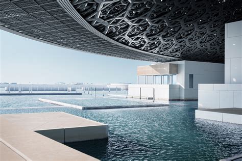 Louvre Abu Dhabi : architecture, mer et lumière par Jean Nouvel