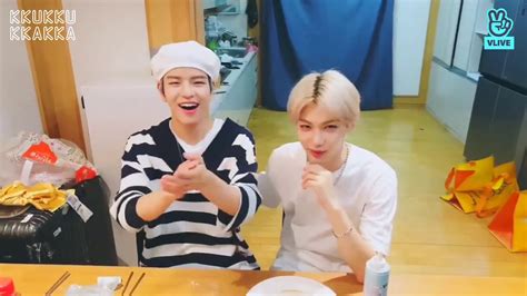 [Stray Kids : SKZ-VLIVE] COOKING PANCAKE LIKE A CHEF 5 STARS MICHELIN ...