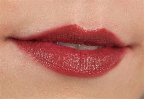 Bobbi Brown Raisin lipstick