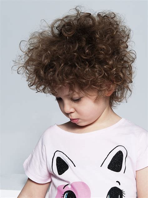 Childrens' haircut to take care of large curls