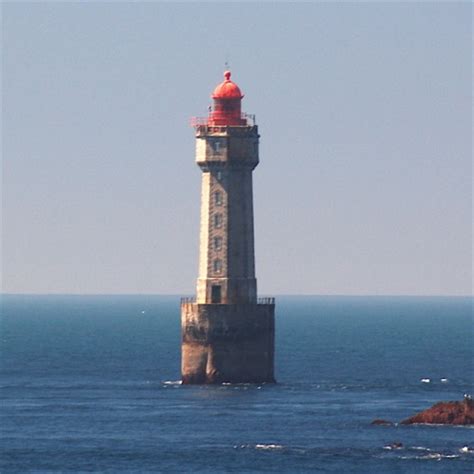 daily timewaster: La Jument lighthouse, Brittany, France