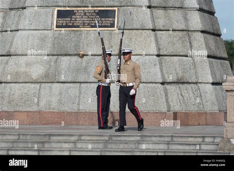 Guard Shift Changing at Rizal Monument from Luneta Park. Manila, Philippines Stock Photo - Alamy