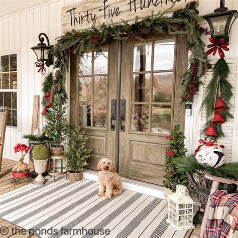 5 Christmas Farmhouse Porch Ideas - The Ponds Farmhouse