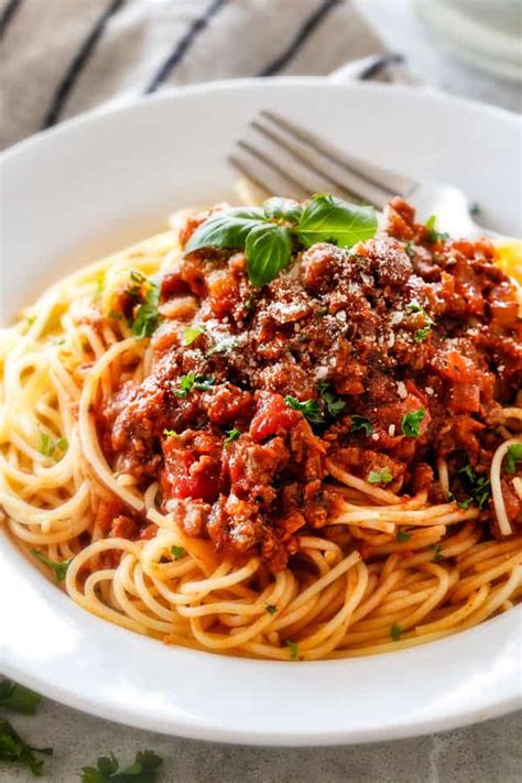 SPAGHETTI BOLOGNESE - Delicious Cuisine Recipes