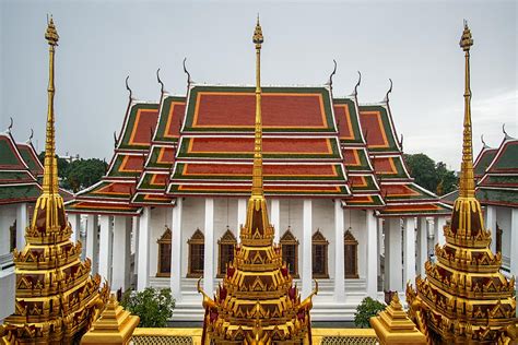 Why Everyone Should Visit Thai Temples - Wild 'n' Free Diary