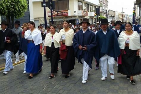 Vestimenta kichwa - Ciudad de Otavalo