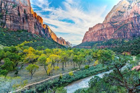 6 Incredible Zion Day Hikes: A Hikers Guide To Zion National Park