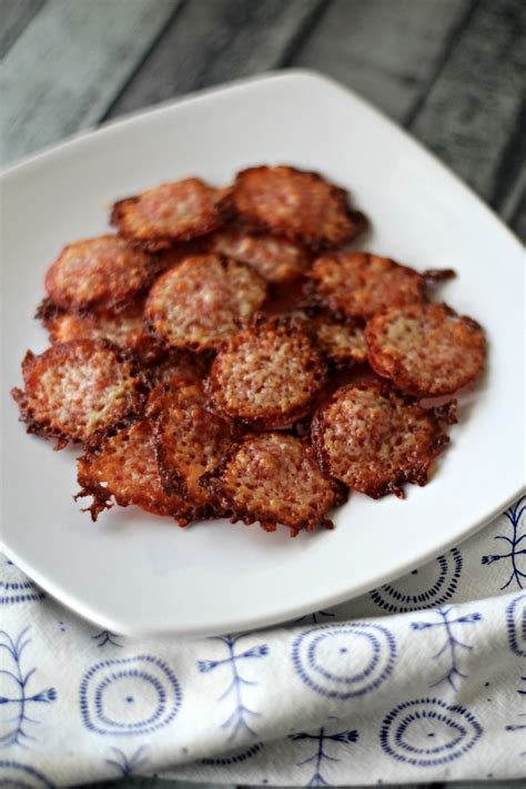 Keto Pepperoni Chips Easy Snack Idea {Low Carb}