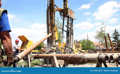 Oil Rig Workers Royalty Free Stock Photo - Image: 25481405