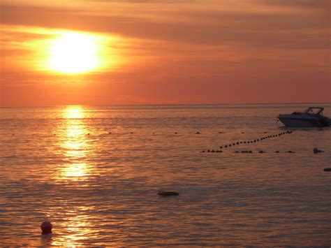 Thailand beach at sunset...photos can't even begin to capture the beauty | Adventure travel ...