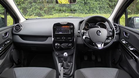 Renault Clio Dynamique MediaNav 1.5 dCi 90 (2015) review | CAR Magazine