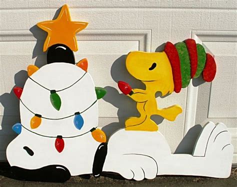 Christmas Yard Decorations & Displays | Snoopy christmas, Christmas ...