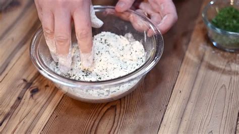 Homemade Garlic Salt (Easier & Better Than Store-Bought) - Homesteading ...