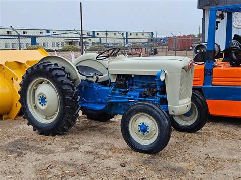 SOLD - 1955 Ford 600 Tractors Less than 40 HP | Tractor Zoom