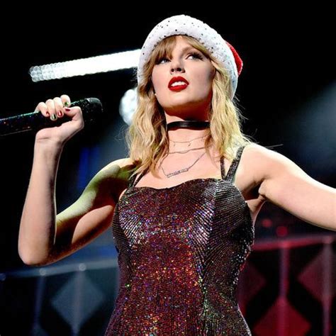 Yeah, Taylor Swift Did Actually (Kind of) Grow up on a Christmas Tree ...