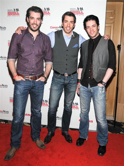 We have the same jeans...or genes. @MrSilverScott @Drew Scott | Jonathan scott, Scott brothers ...