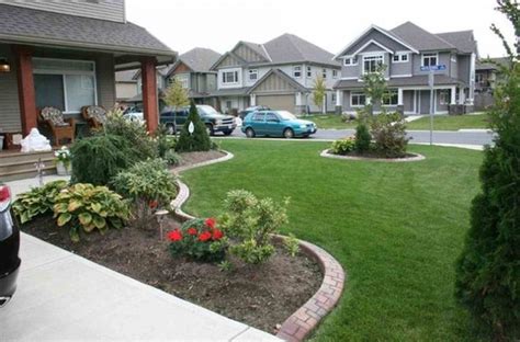 A Simple Guide To Half Circle Driveway Landscaping | Small front yard landscaping, Side yard ...